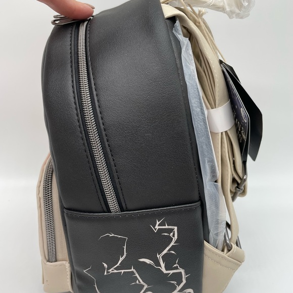 Loungefly Disney Hocus Pocus Binx Black Cat Glow-In-The-Dark Mini Backpack - Picture 3 of 9